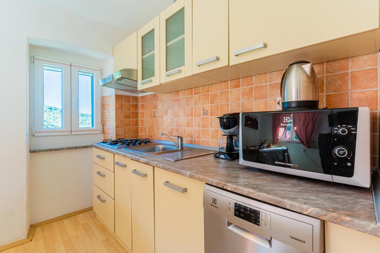 Apartmani Valun1 エクステリア 写真