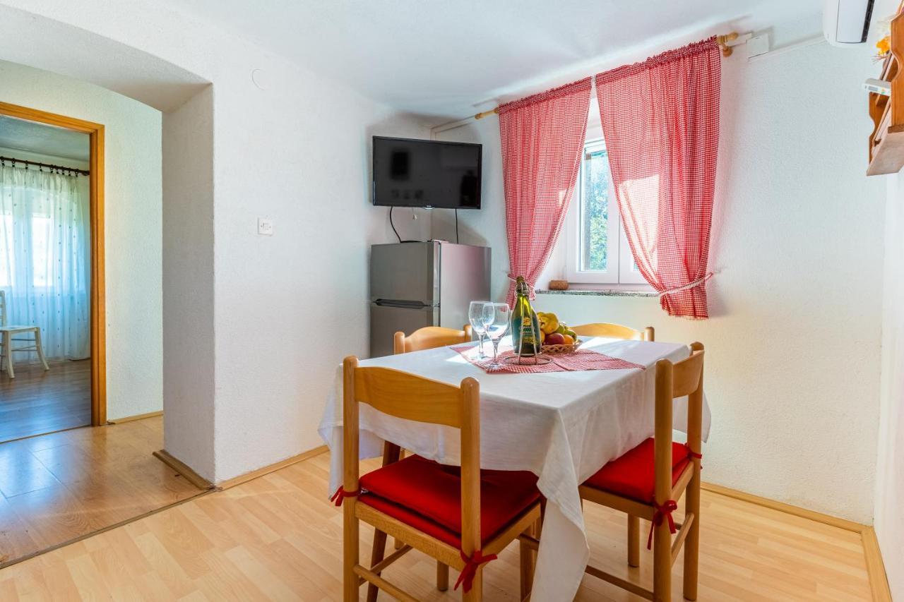 Apartmani Valun1 エクステリア 写真