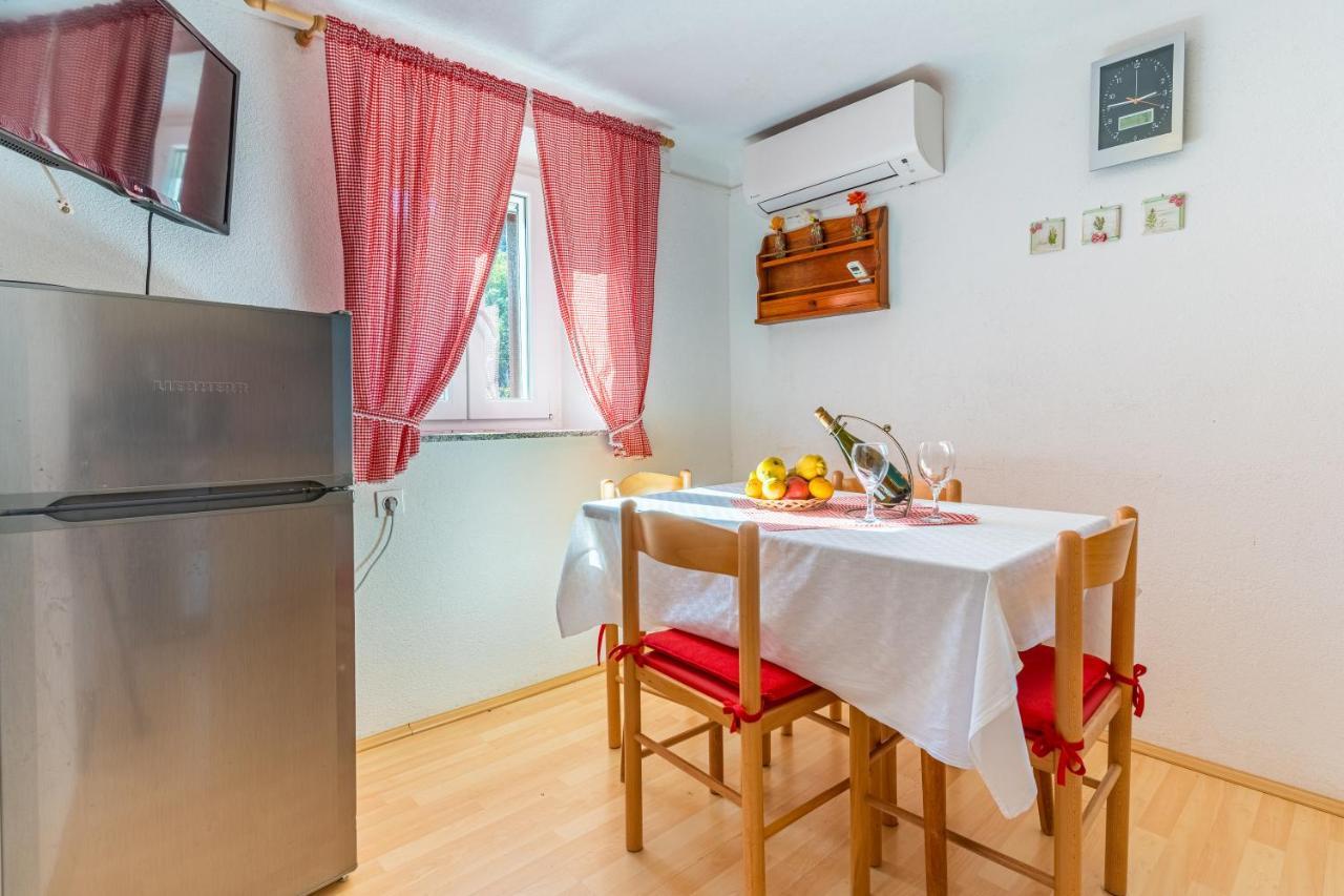 Apartmani Valun1 エクステリア 写真