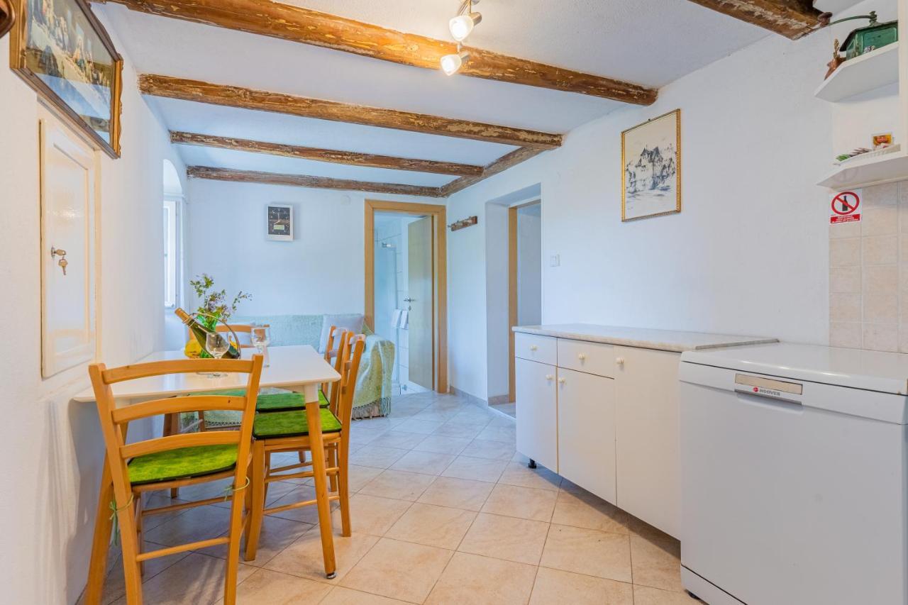 Apartmani Valun1 エクステリア 写真