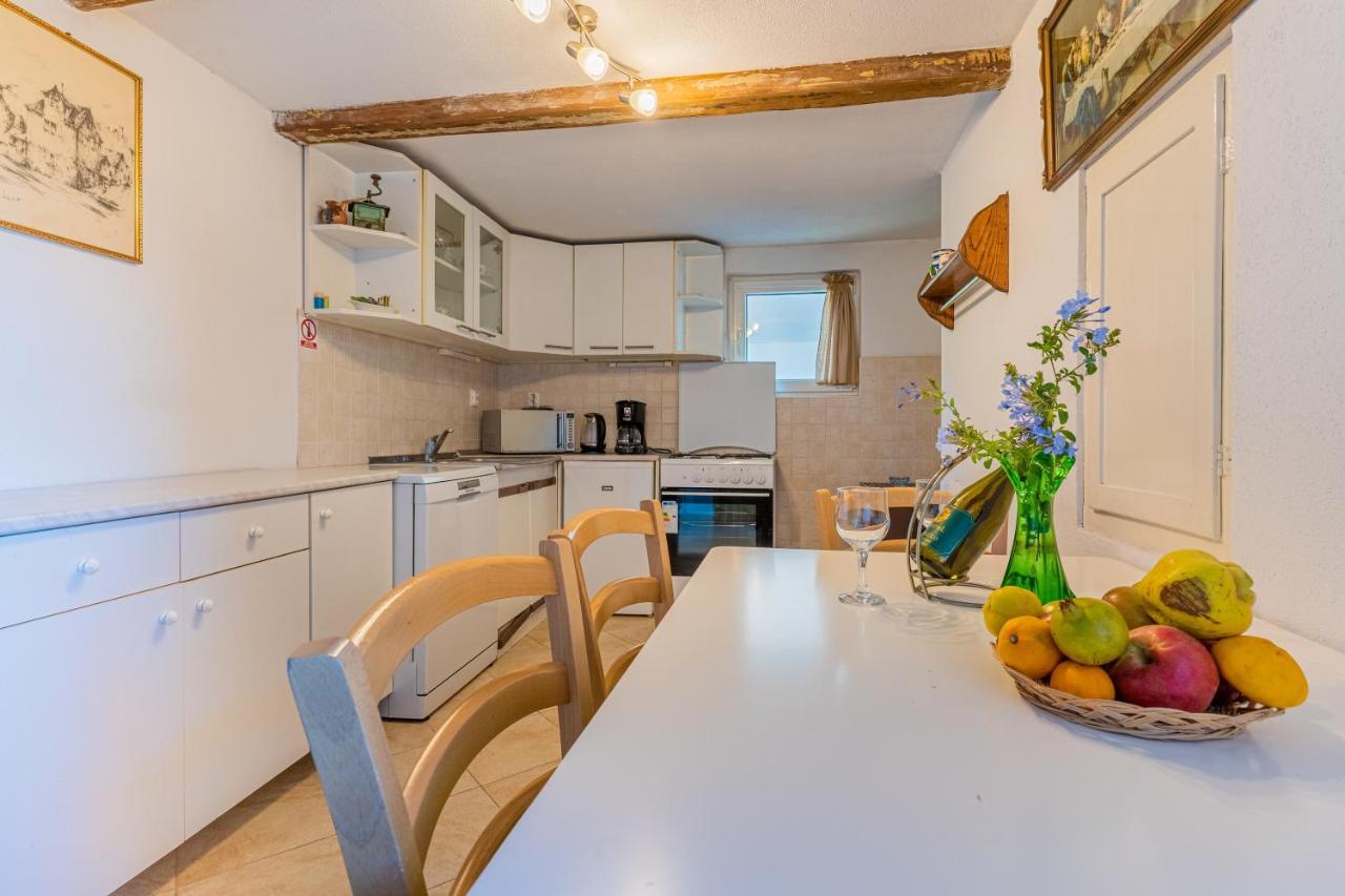 Apartmani Valun1 エクステリア 写真