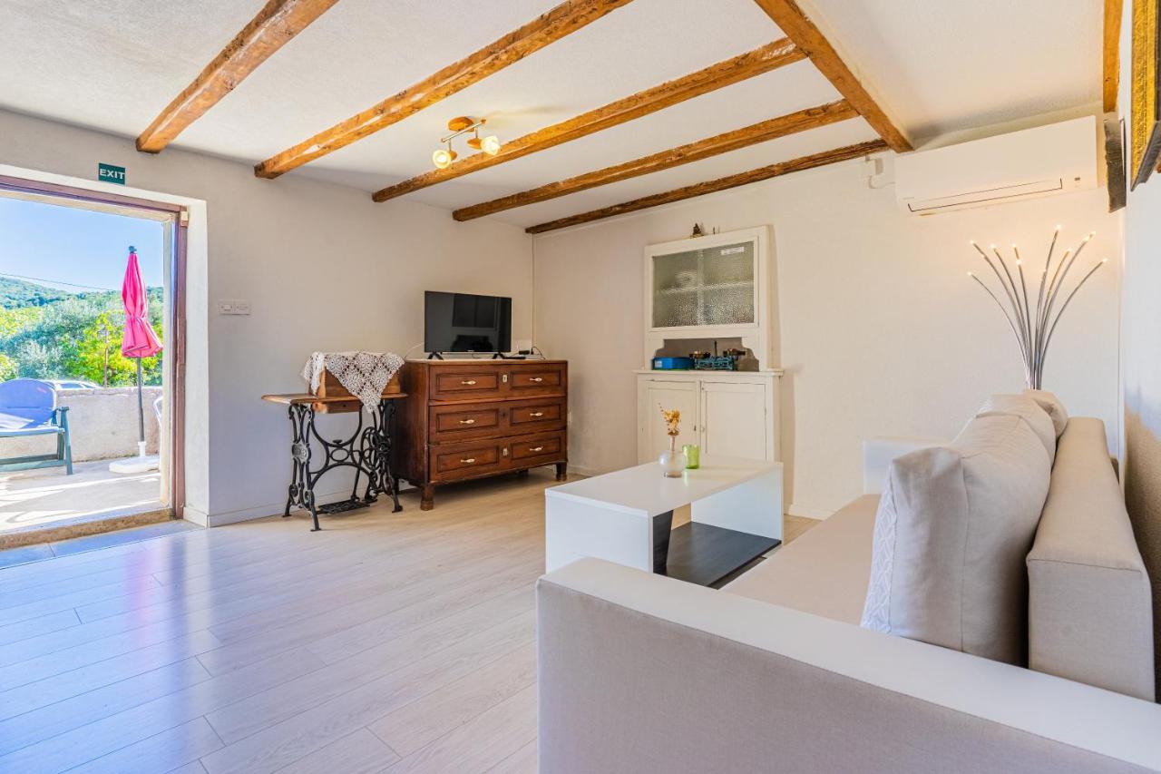 Apartmani Valun1 エクステリア 写真