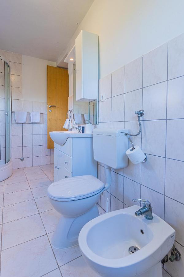 Apartmani Valun1 エクステリア 写真