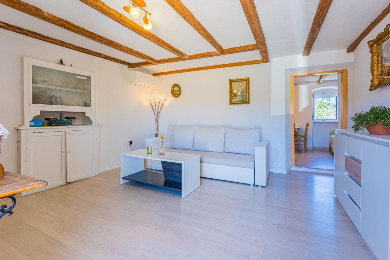 Apartmani Valun1 エクステリア 写真